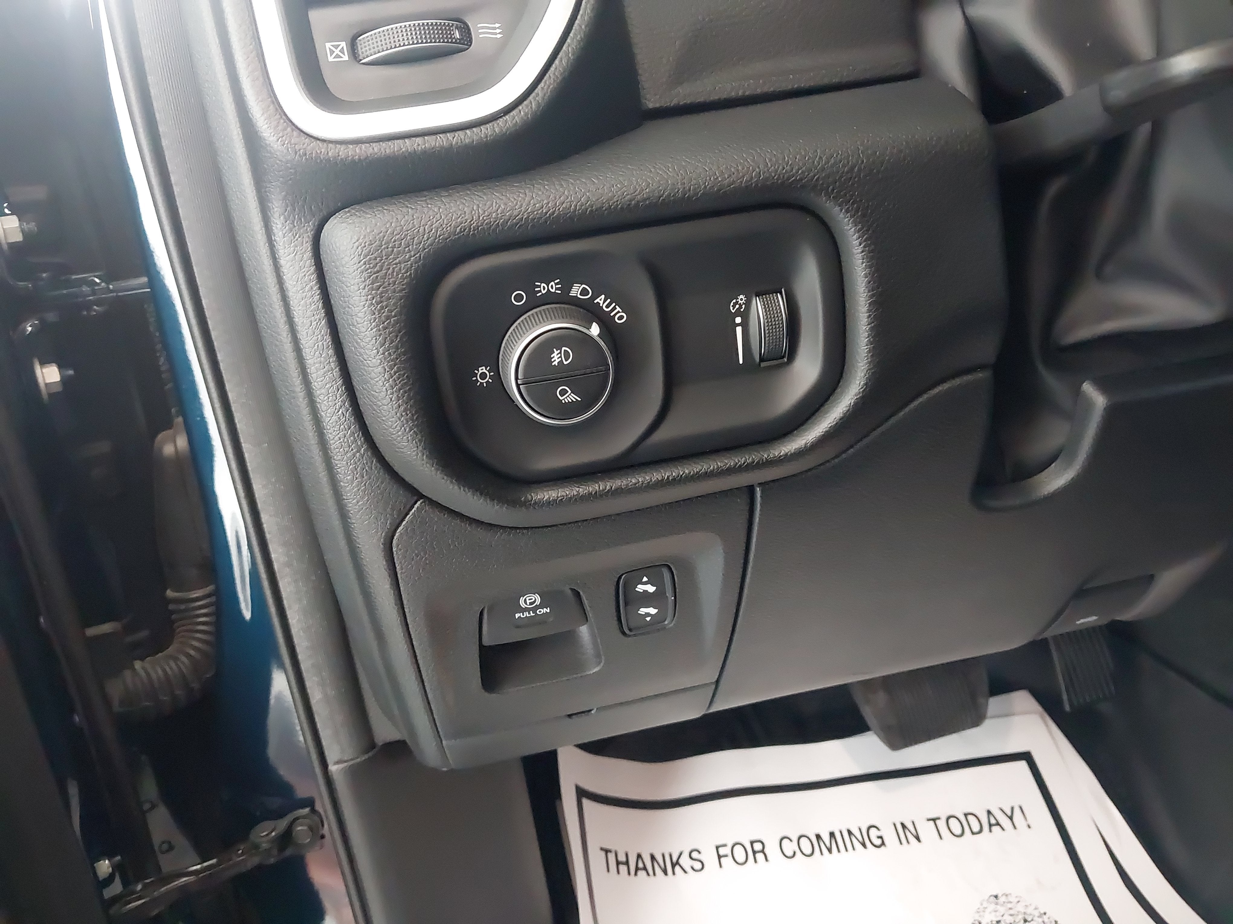 2023 RAM 1500 Big Horn Crew Cab 4x4 5'7" Box