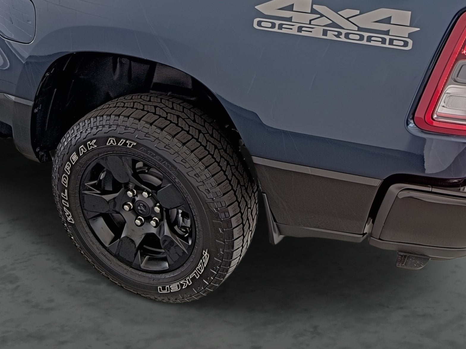 2023 RAM 1500 Big Horn Crew Cab 4x4 5'7" Box