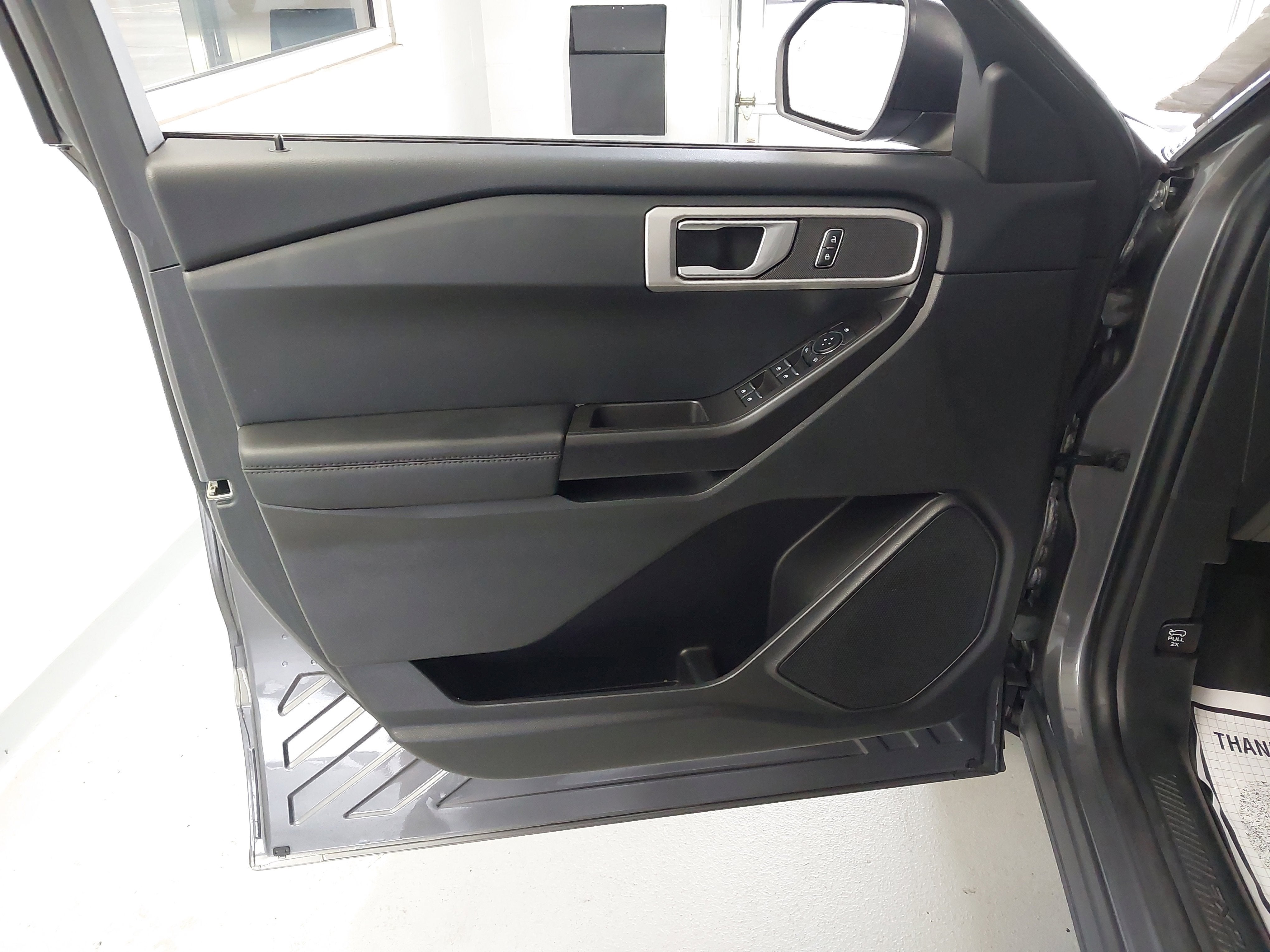 2023 Ford Explorer Base