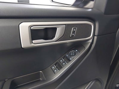 2023 Ford Explorer Base