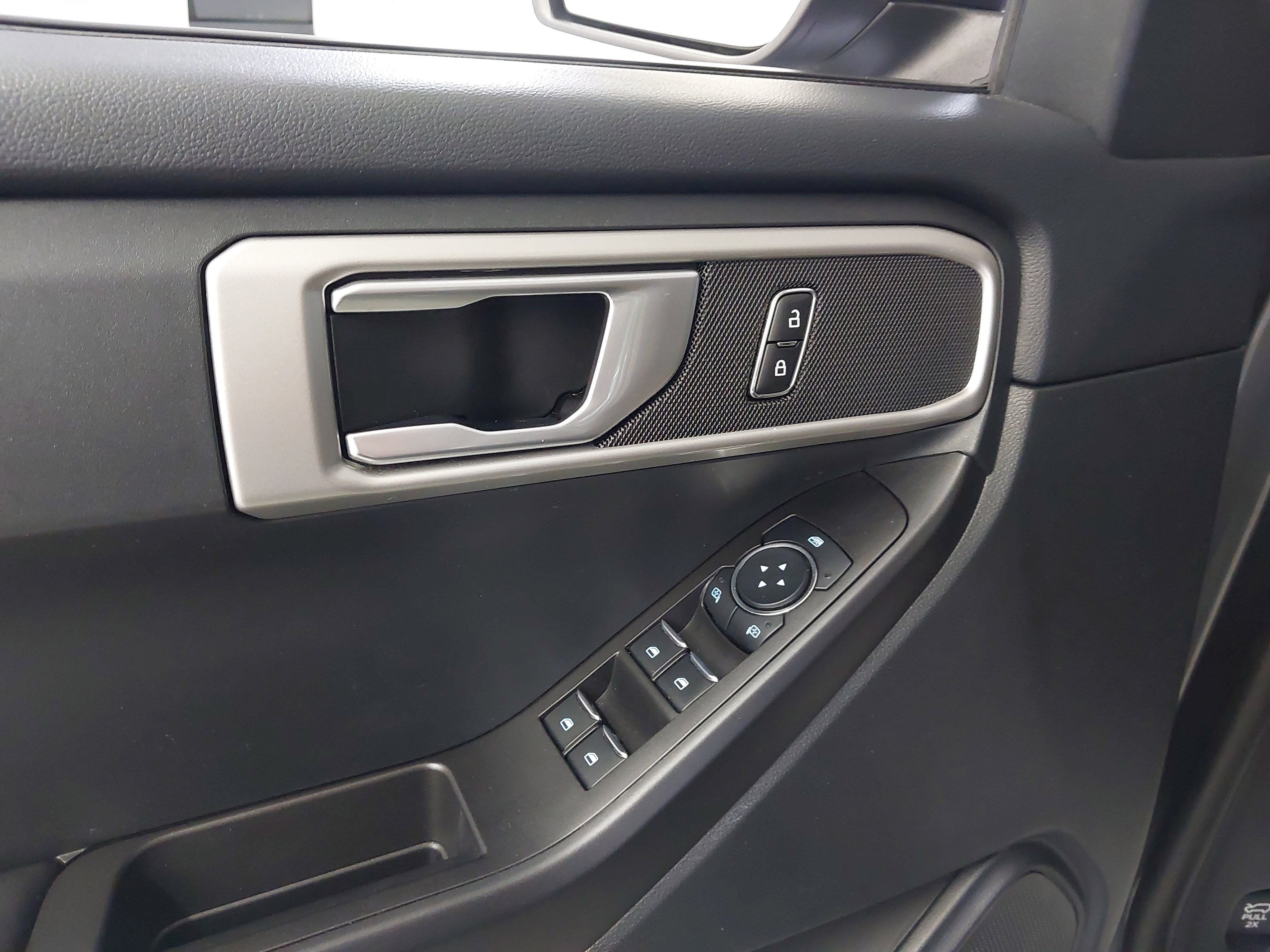 2023 Ford Explorer Base