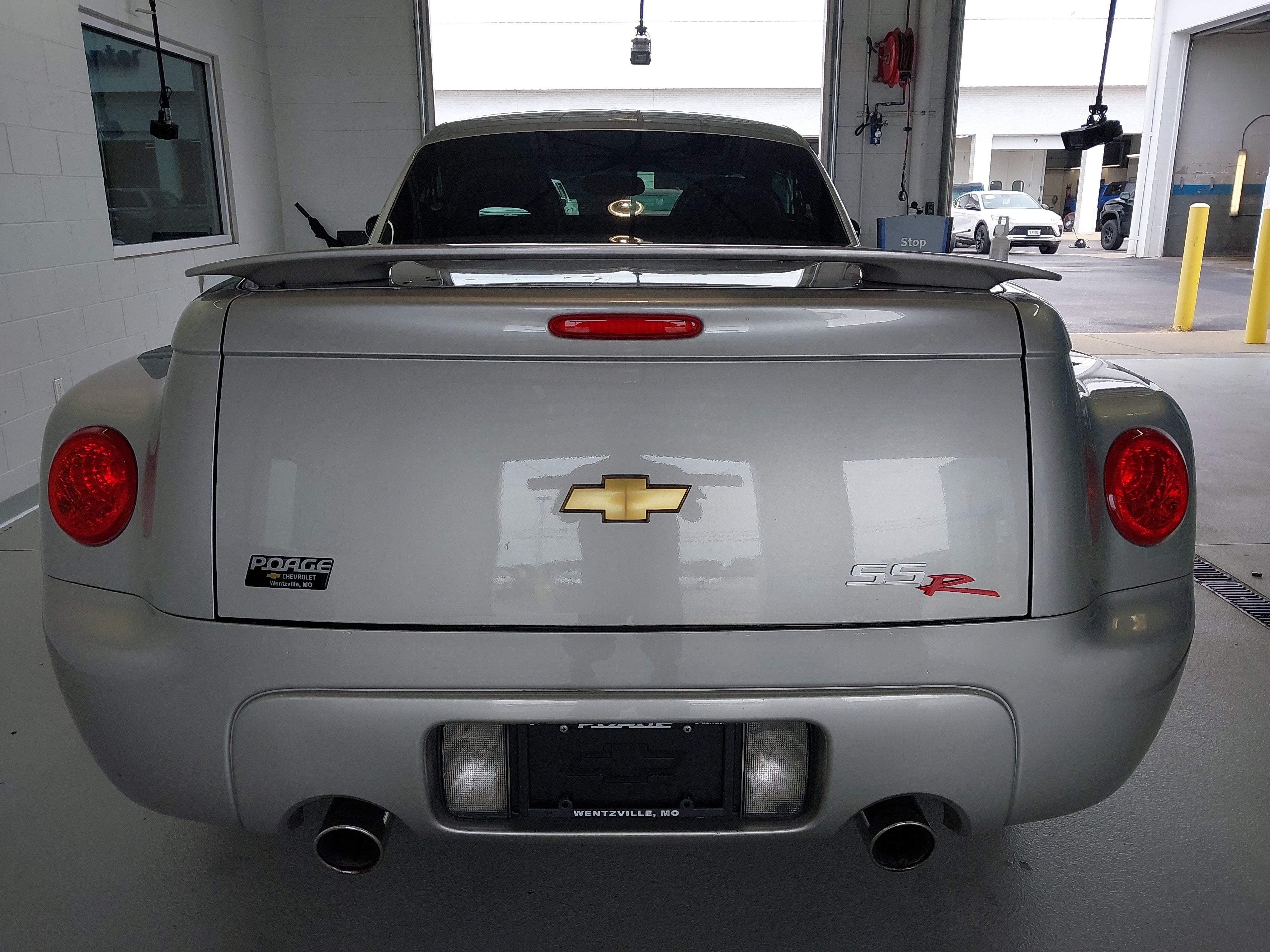 2004 Chevrolet SSR LS