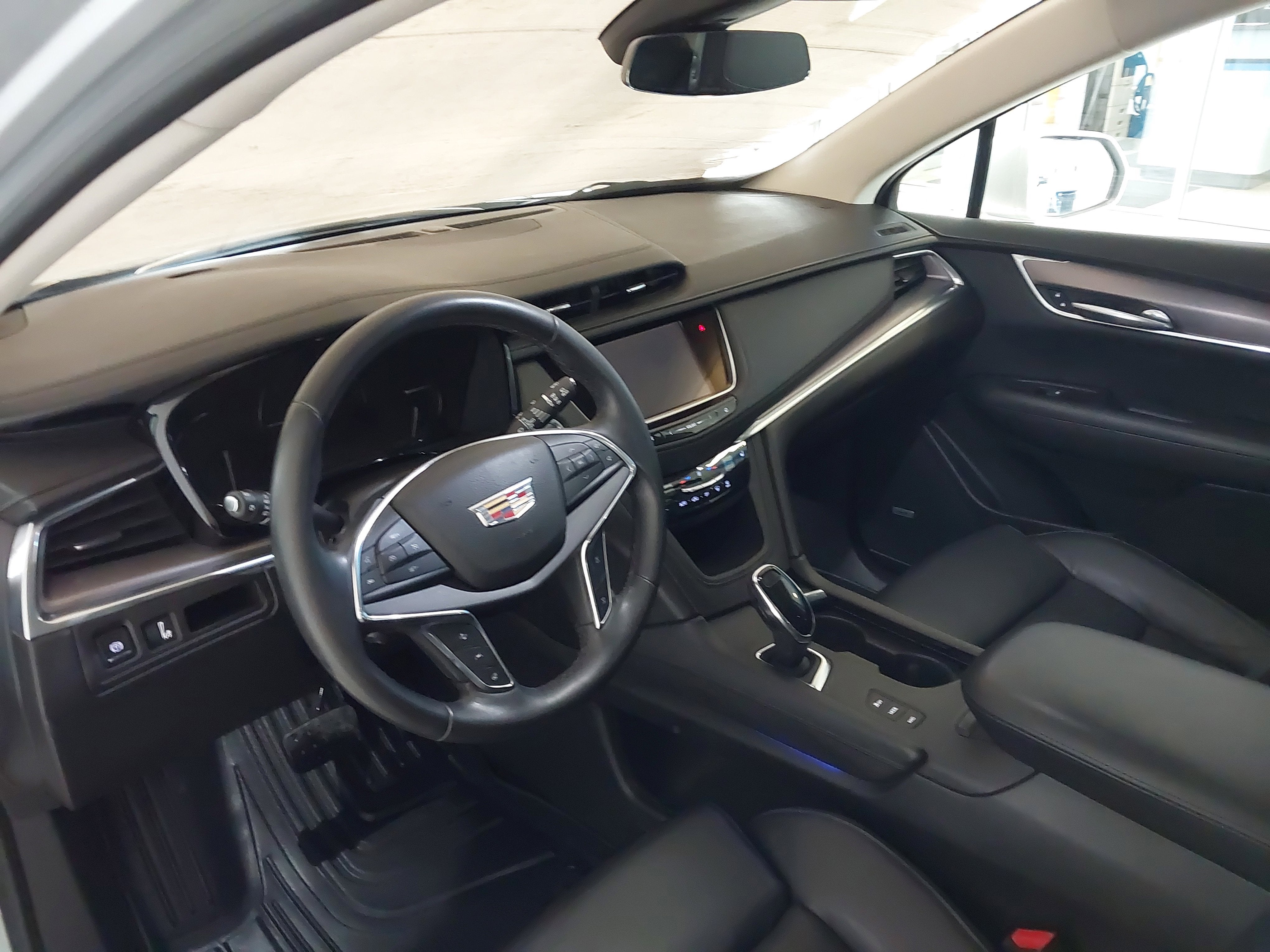 Used 2017 Cadillac XT5 Luxury with VIN 1GYKNDRS6HZ296455 for sale in Wentzville, MO