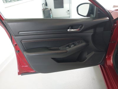 2020 Nissan Altima SR FWD