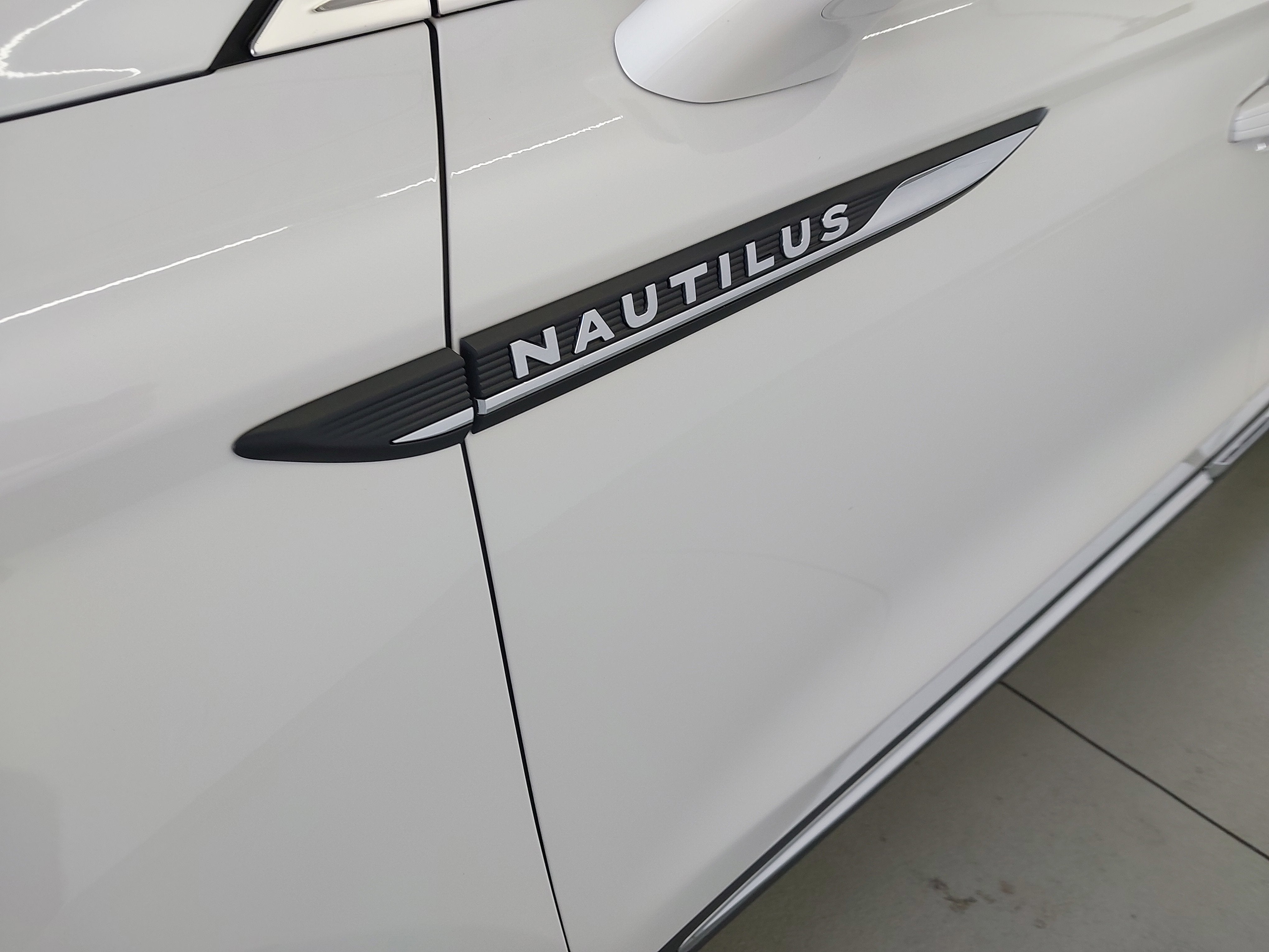 2021 Lincoln Nautilus Reserve