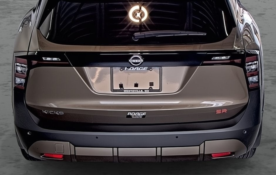 2025 Nissan Kicks SR FWD