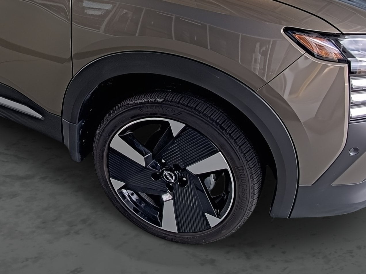 2025 Nissan Kicks SR FWD