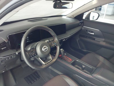 2025 Nissan Kicks SR FWD