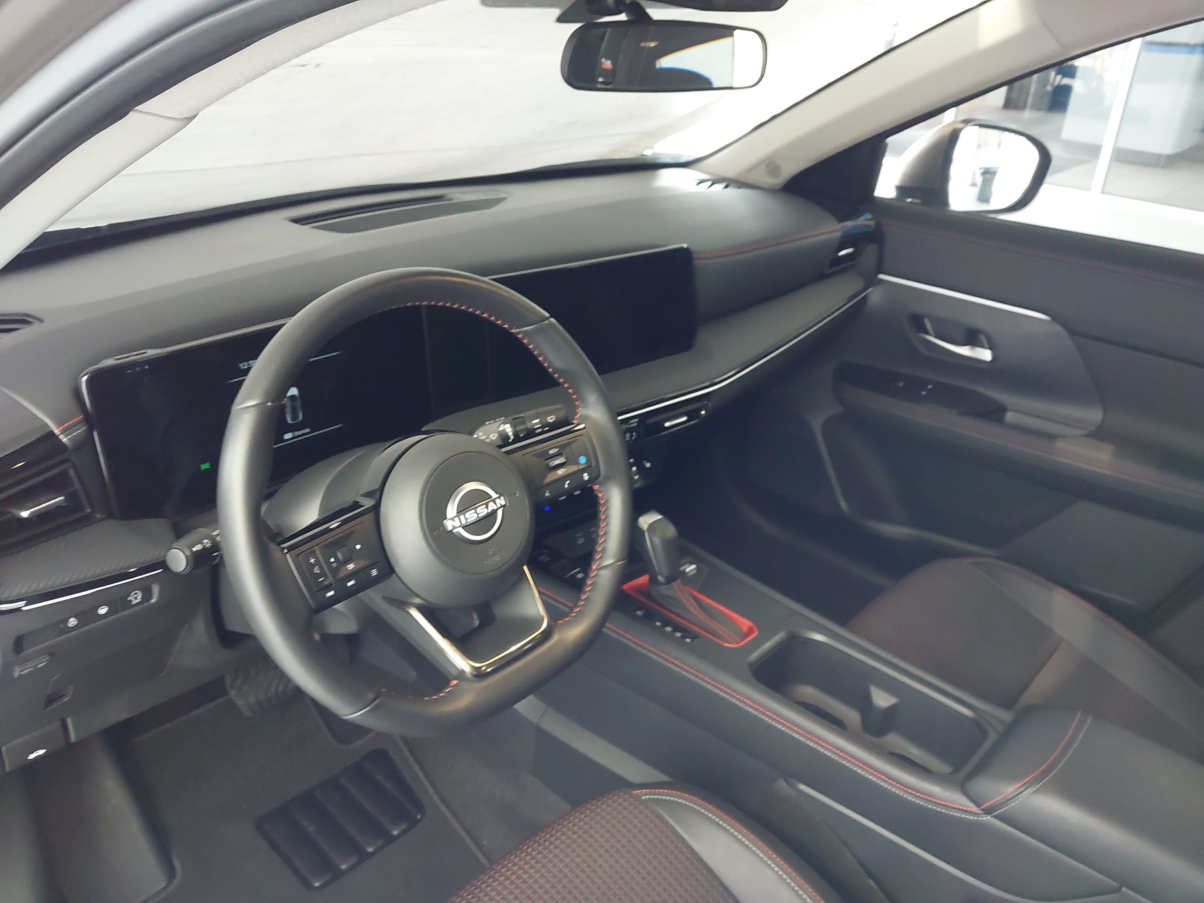 2025 Nissan Kicks SR FWD