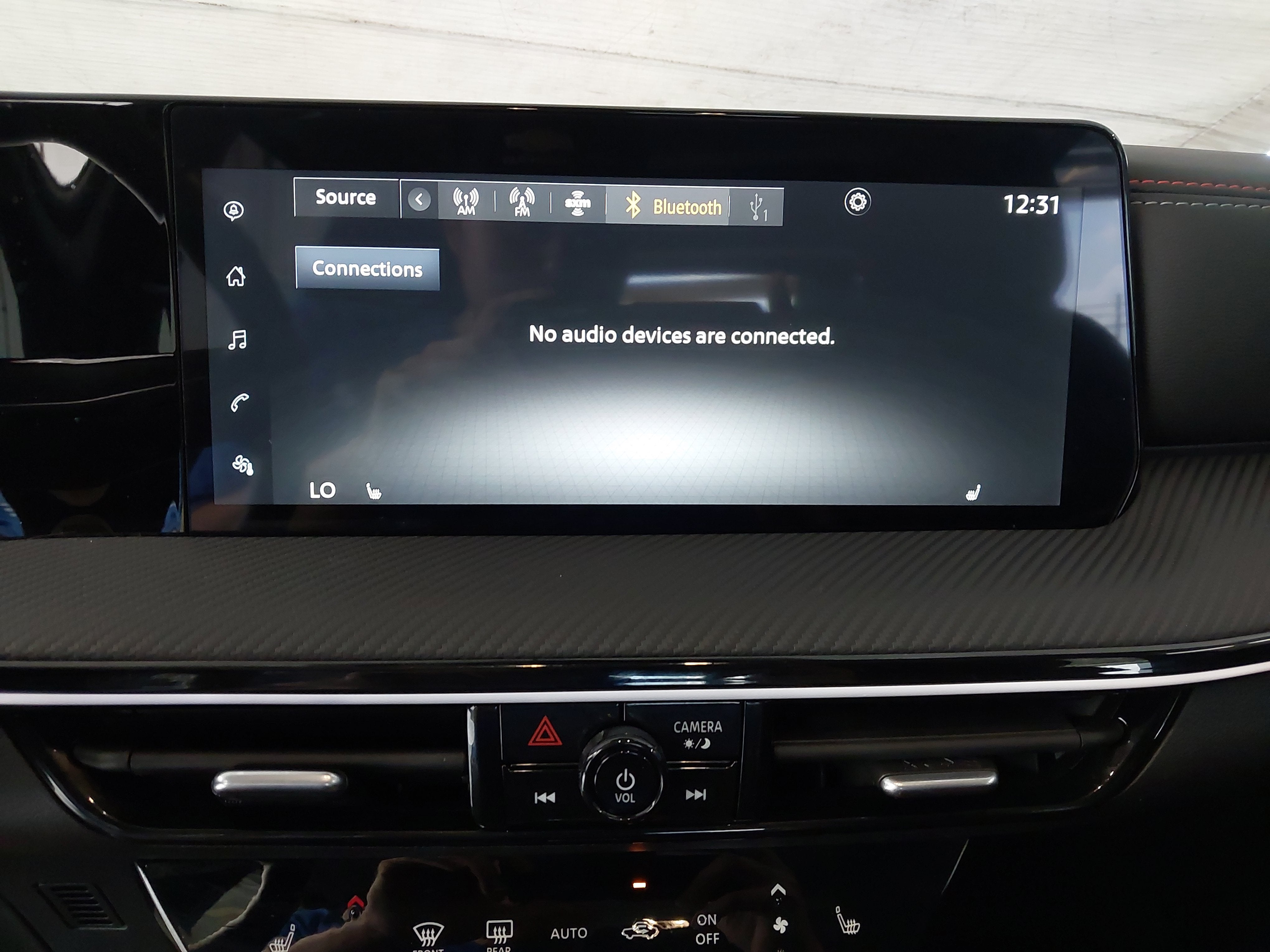 2025 Nissan Kicks SR FWD