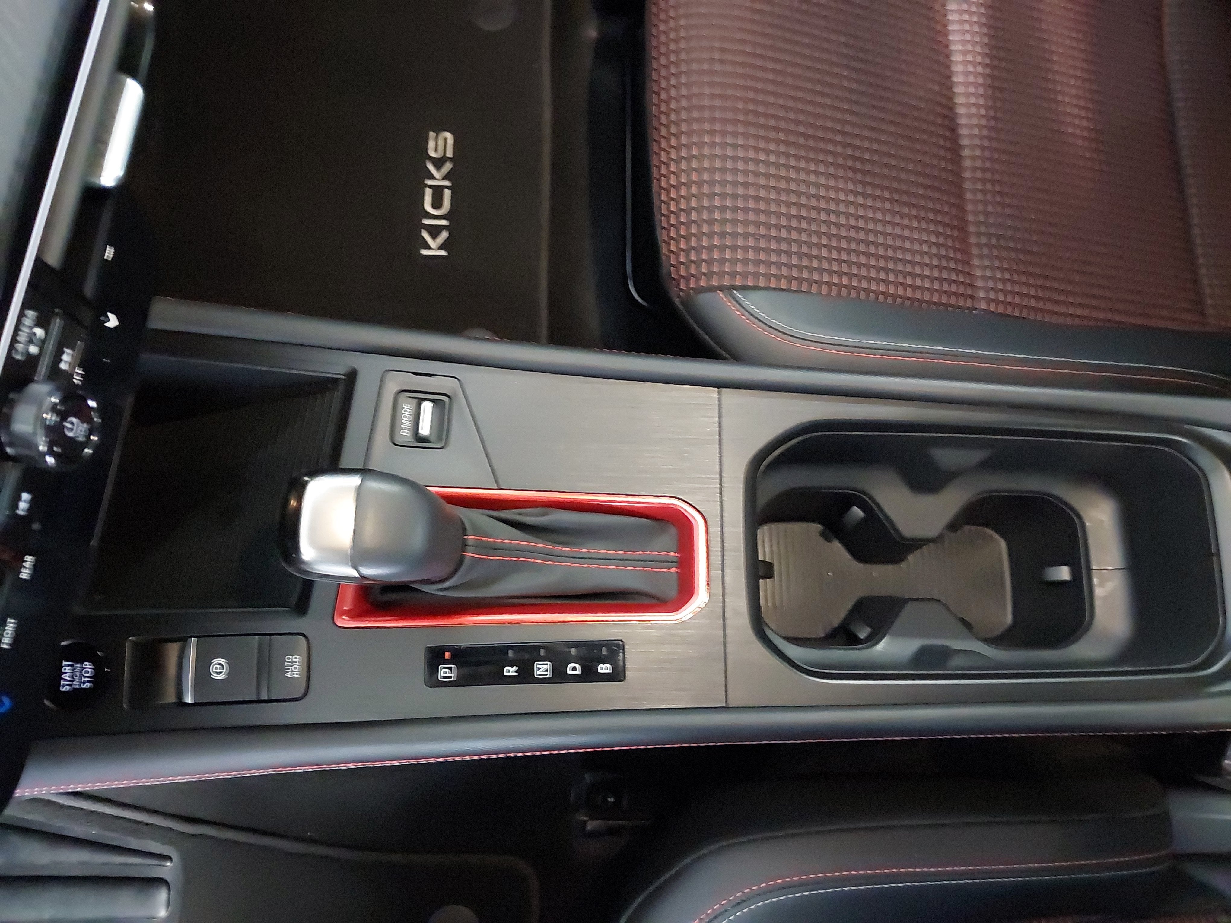 2025 Nissan Kicks SR FWD
