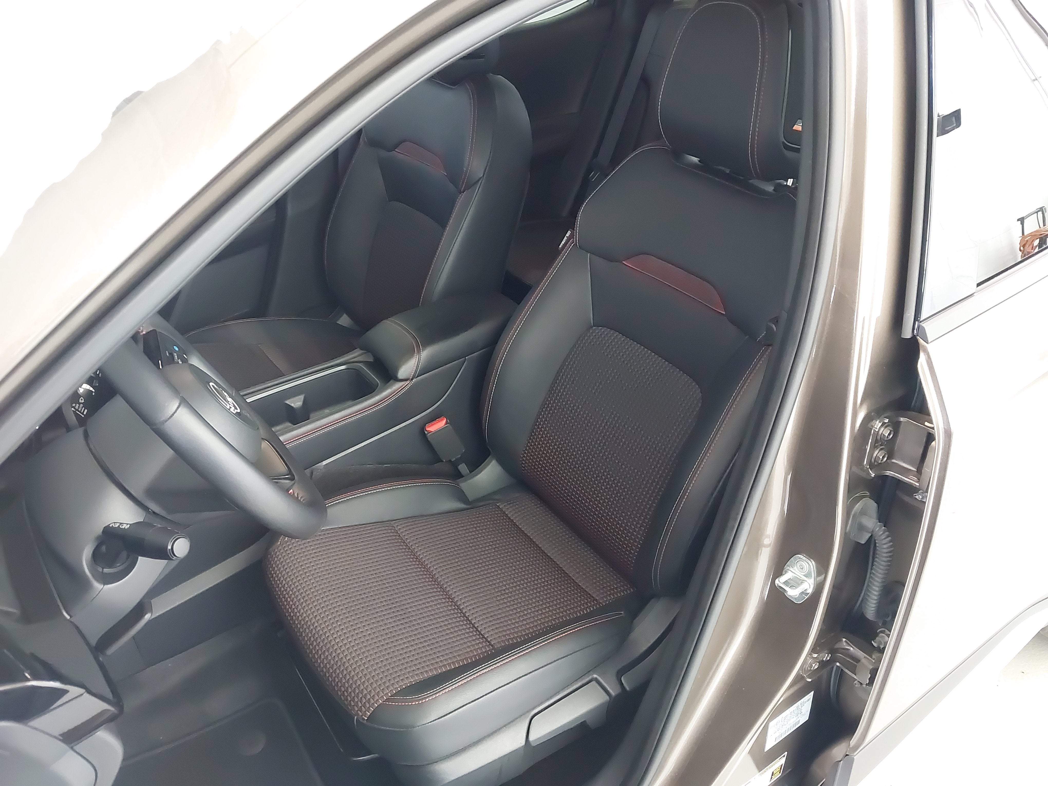 2025 Nissan Kicks SR FWD
