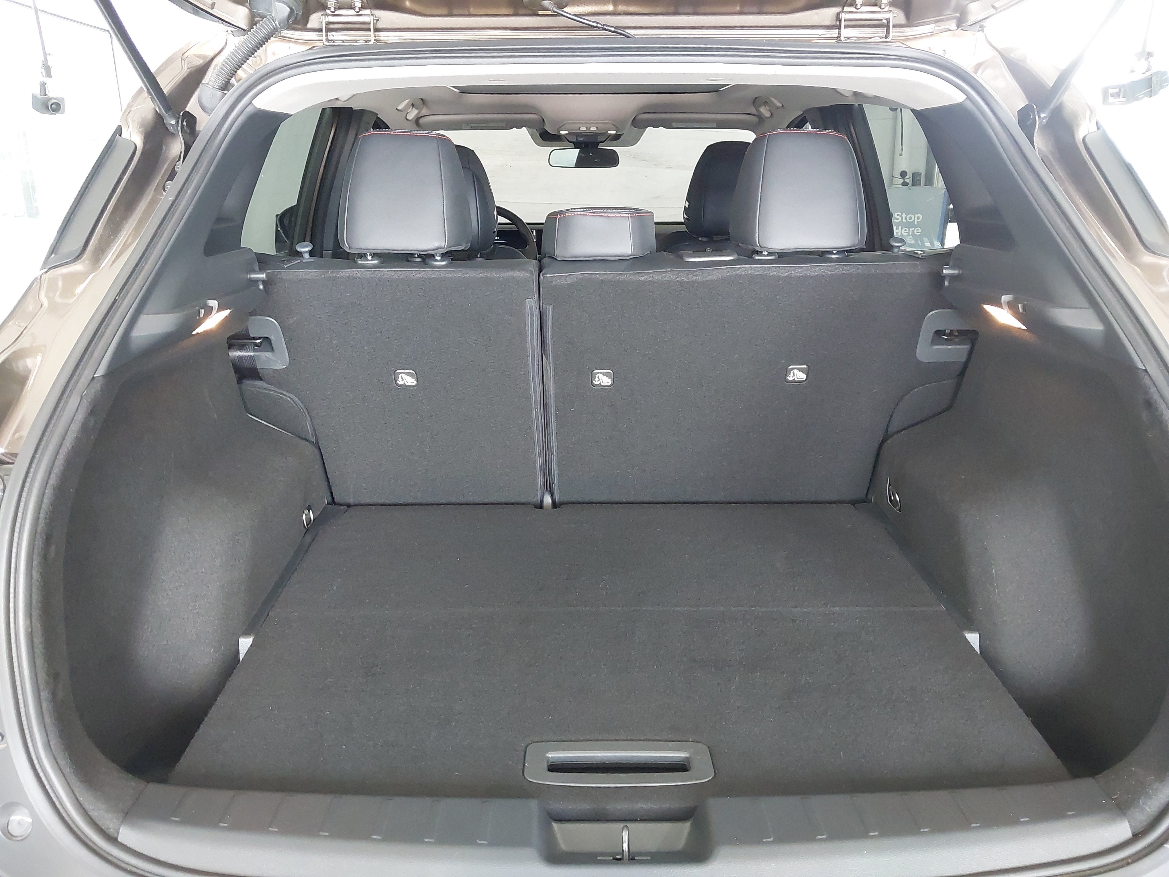 2025 Nissan Kicks SR FWD
