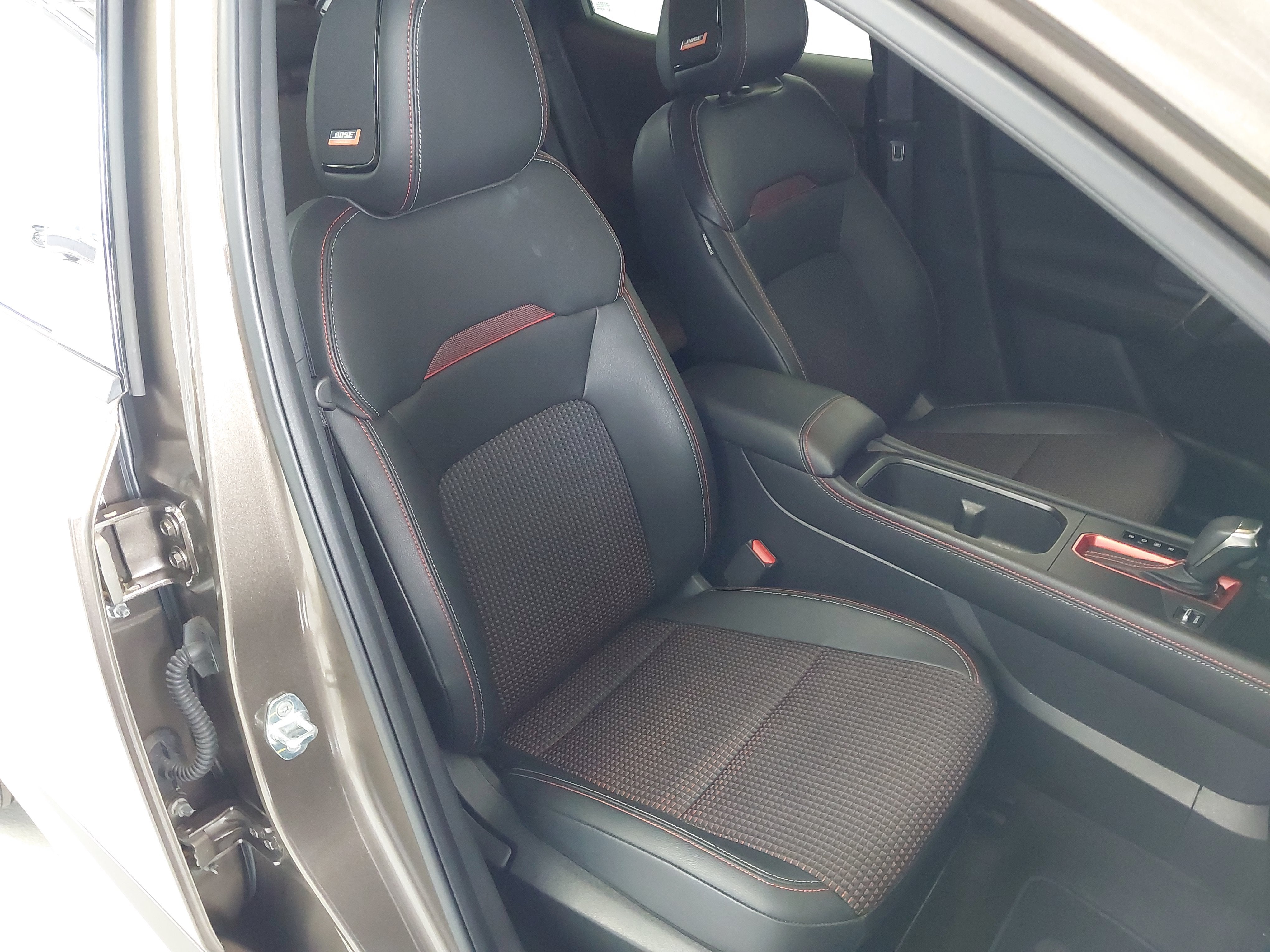 2025 Nissan Kicks SR FWD
