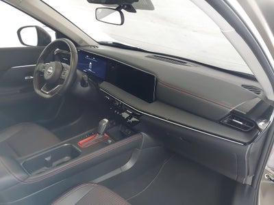 2025 Nissan Kicks SR FWD