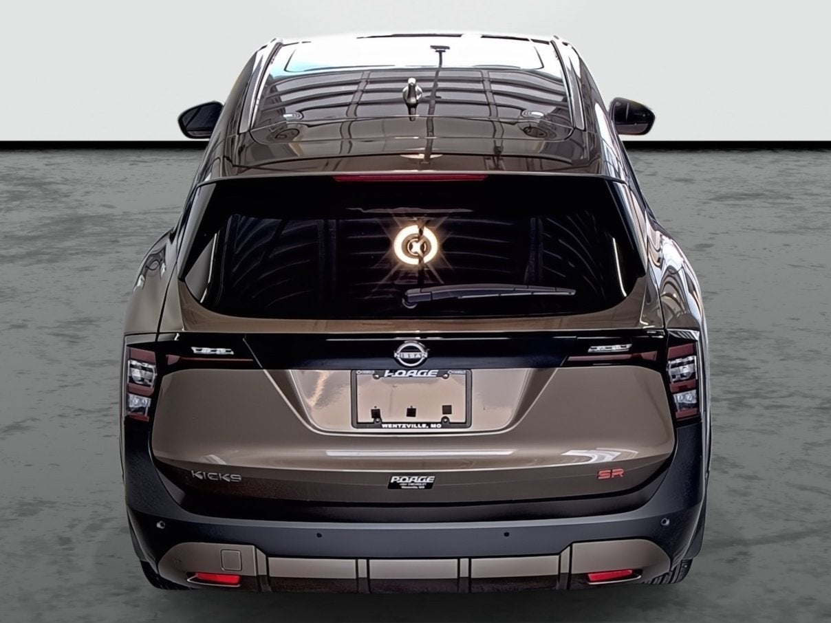 2025 Nissan Kicks SR FWD
