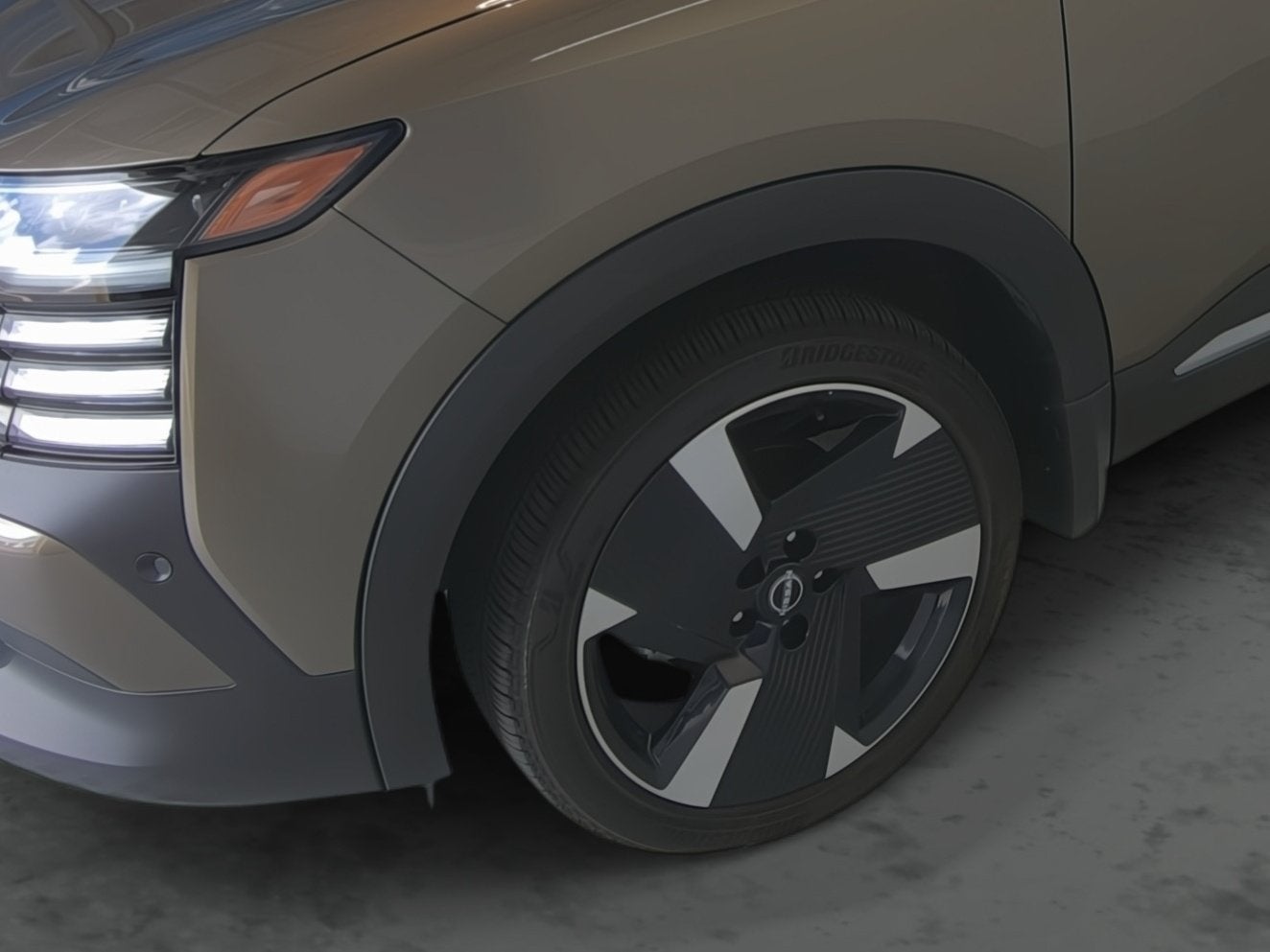 2025 Nissan Kicks SR FWD