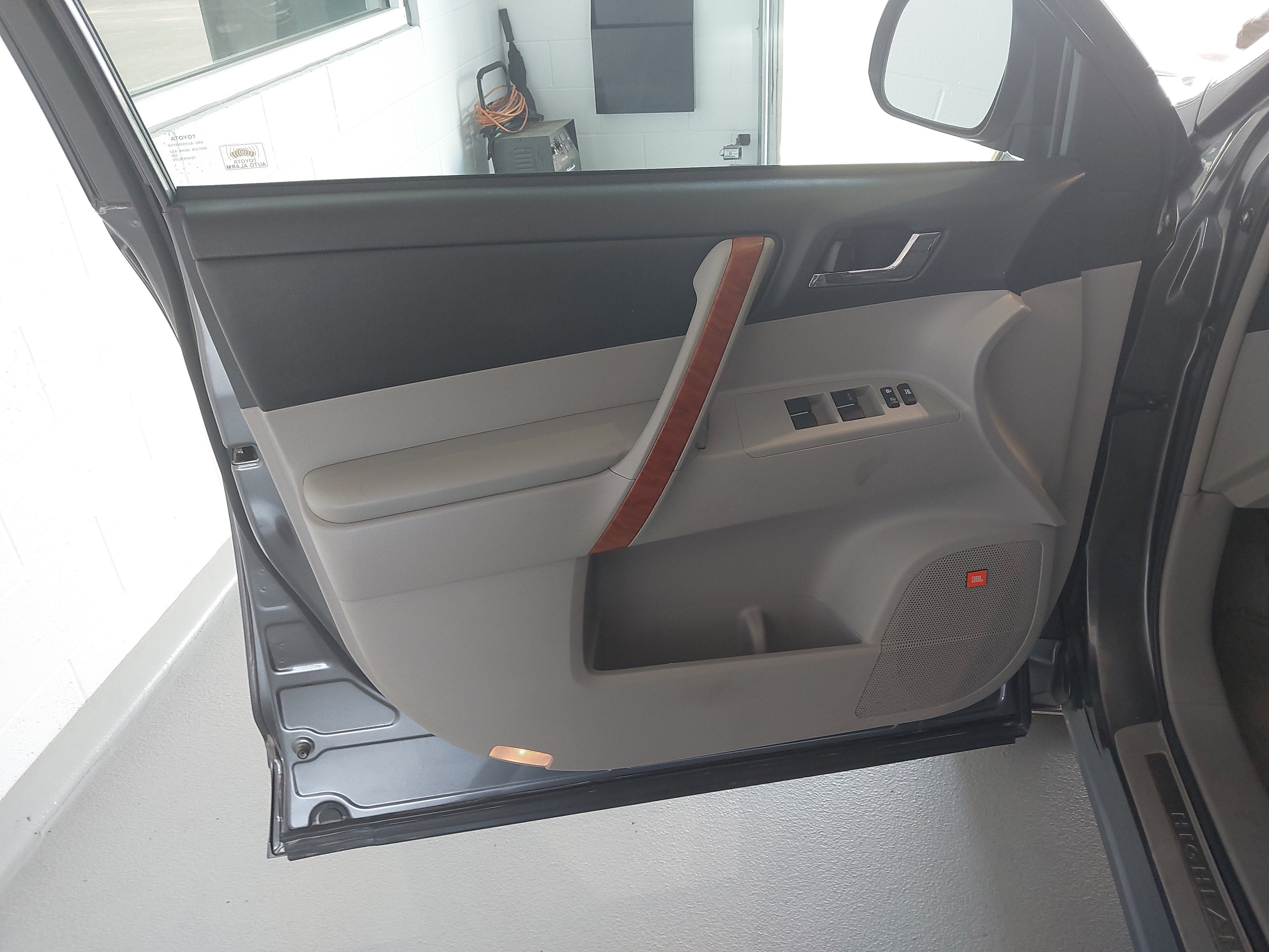 2010 Toyota Highlander Limited V6