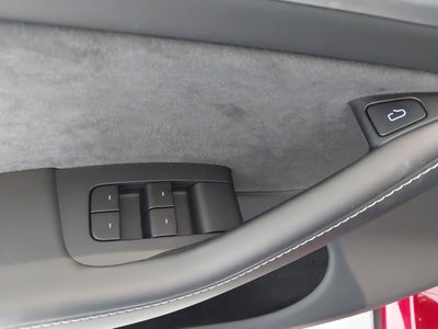 2025 Tesla Model Y Performance