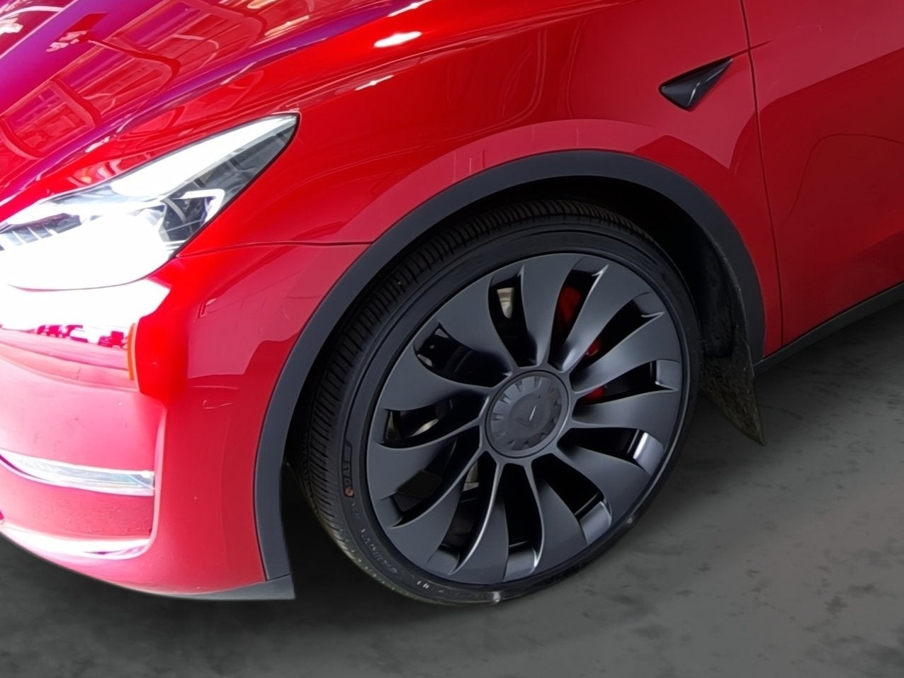 2025 Tesla Model Y Performance