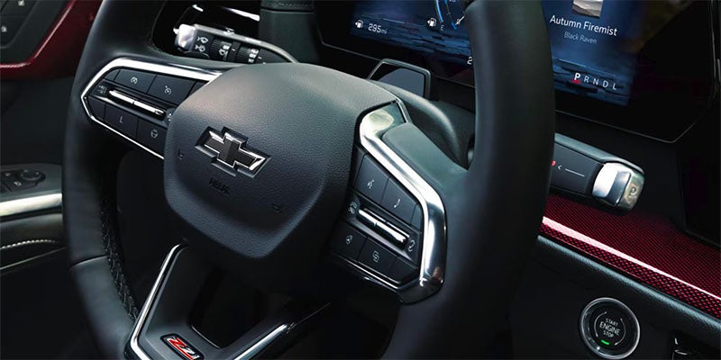 The steering collumn of the 2025 Chevrolet Traverse in Wentzville, MO